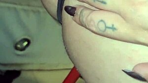 Ele fodeu meu cuzinho até gozar.