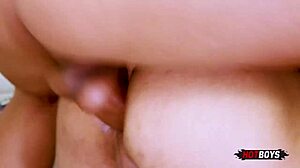 I have long tits and I'm a married stepmom who wants to connect with a black guy.