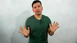 i lend my hairy ass to the builder boyfriend, sucked by my ex, he fucks me raw in our construction sites.