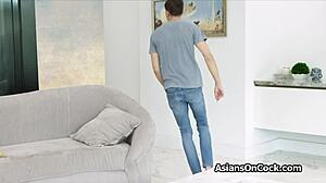 मेरी एशियन कॉसप्ले गर्लफ्रेंड का टाइट चूत मेरे बड़े लंड को रातभर लेती, कितना टाइट!