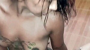 While my fiancé is at work, I let the delivery guy fuck my ass, it's so naughty!