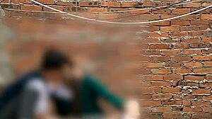 Sexo publico se coge a su compa�era atr�s de los salones alumna de la federal se la chupa en la escuela mexicanas putas parte 1