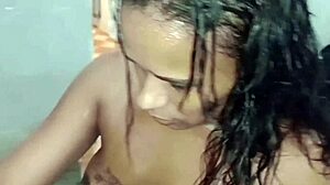 While my fiancé is at work, I let the delivery guy fuck my ass, it's so naughty!