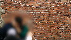 Sexo publico se coge a su compa�era atr�s de los salones alumna de la federal se la chupa en la escuela mexicanas putas parte 1