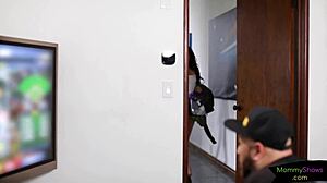 Trimmed Stepmommy Eaten Out In The Bathtub