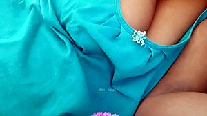 Look At Those Sexy Indian Boobs On Bhabhi!