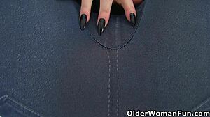 british milf red, i’m getting ready for filth in tight leggings.