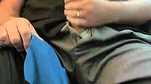 i enjoy jerking and cumming on the train