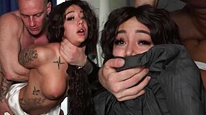 व्होर लेरा मुर मासूम बनती है लेकिन बेड में रफ राइड करती है