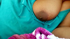 Look At Those Sexy Indian Boobs On Bhabhi!