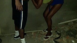 Putaria Rolou Na Casa Em Obra Magrinha Caiu De Boca Na Piroca Do Maloqueiro