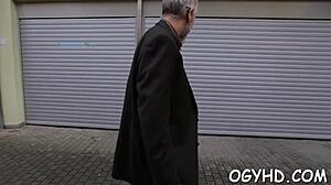 i ruffly fucked dat young tite pussy, it wuz wet