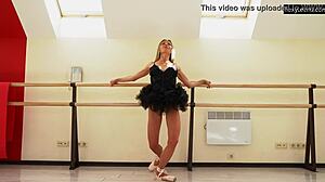 Elza Nagyi Performs Naked Gymnastics With Acrobatic Legs