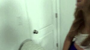 Teens compete in first blowjob contest!