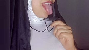 I see sor rita masturbate with her dildo until dripping