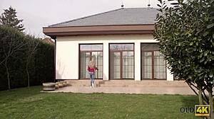 Old4k Ellen Jess Gets Lost, Kind Gentleman Helps Her with Anal Sex