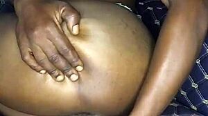 12 इंच डिल्डो गहरी गांड डालने से जांघें कांपती हैं