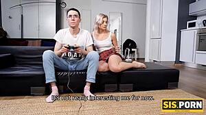 Sisporn blonde Anna Krowe craves stepbrother's deep thrust