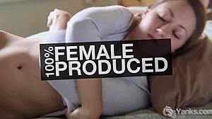 I yanks endza lifts my hips in pleasure while masturbatin