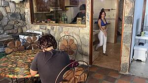 Cada Vez que el Amigo de mi Esposo Nos Visita me FOLLA en Todos Lados