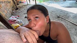 Mando a lavar una ropa con la vecino pero le propongo que me una mamada y sexo