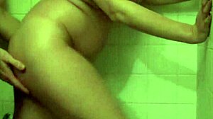 boyfriend eats shaved pussy then fucks hard in shower 😍