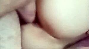 Follandome a la Mujer de Mi Amigo, Meti Hasta el Fondo y Eche Adentro Sin Condon