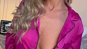 Australian Petite Babe Molly Volk Gets Anal Fucked And Cums Hard! 😏