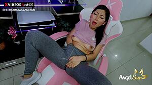 solange sun, the youtube gamer, masturbates and squirts in leggings while streaming live