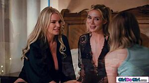 Can Stepmoms Teach Teens How To Lick Pussy Properly In This Shaved Session?