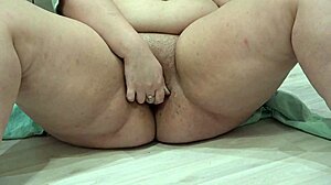 Curvy Milf Soaks Vegetables With Juices From Her Fat Pussy During Amateur Organic Masturbation