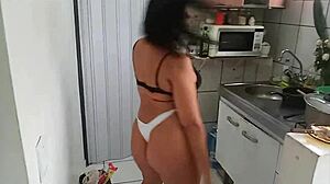 sarah rosa, why are you cooking that sexy macaroni so sensually