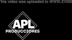 mejores momentos de mi hermanastra lesbiana lamiendo coños de amigas universitarias parte 2