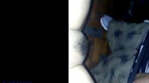 Fodendo no cinema com uma bucetinha latina faminta. Que delícia de grupo!