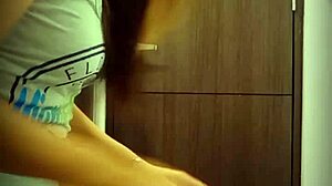 camara espia real pissing universitaria argentina milet, what a beautiful model caught outdoors?