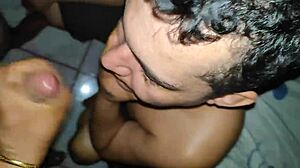 a gay guy gets his mouth filled with leite in this hot scene