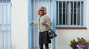 A Hard Day Ends with Intense Orgasm in Bedroom! Will This Mature Beauty Use Her Vibrator Again?