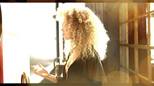 Curly Blonde Deepthroat