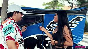 Latina Roxy Hot Pays Mototaxista With Shaved Pussy In Market Taxi