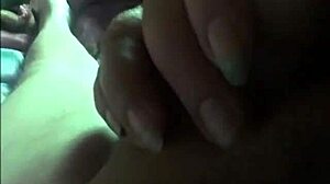 Mi esposa mamando y mostrando tetas grandes