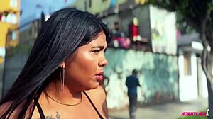 Latina Roxy Hot Pays Mototaxista With Shaved Pussy In Market Taxi