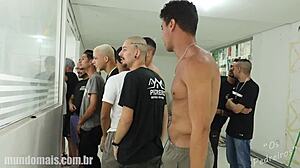 Surubão Com Treze Pedreiros Na Obra Antes De Trabalhar