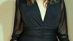 El Mejor Orgasmo de Una Mujer Se Logra Usando la Mano Dedos y Un Enorme Consolador