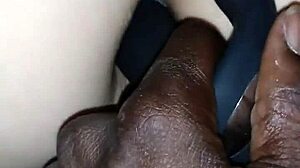 हनीड्यू87 टॉयज और और से प्राइवेट मजा में जंगली ट्रिक्स दिखाती है