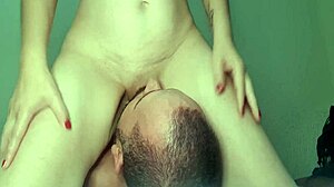 Coleção de Lambidas na Buceta Molhada da Minha Ruiva que Goza na Minha Boca