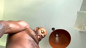 Mamando dotado do pau grosso pra caralho