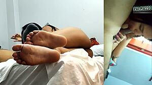 Mi hermanastra con boquita pequeña se come toda la polla, me la quiero follar de nuevo cada vez que estamos solos en casa