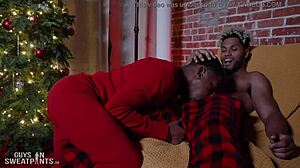 Muscular Bodybuilder Gives Blowjob Before Bareback Creampie On Christmas