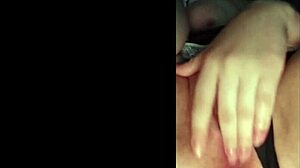 LUCKY STRANGER GETS NUDES from shaved teen Joyliii in web chat!