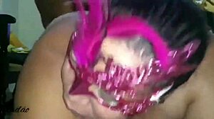 socando no rabo e gozando na boca